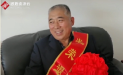 港口工人隊<em>伍</em>中的先進代表，威海港生產一線的領頭“楊”——楊新能
