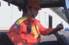 青島港工人<em>安</em>立強：練就叉車穿針絕活的港口工匠