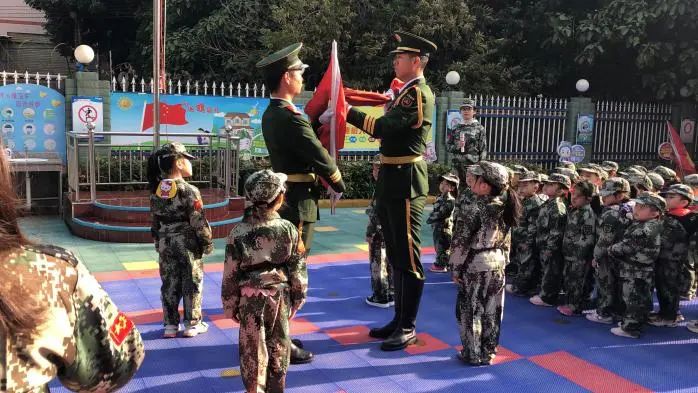 小小迷彩兵 大大軍營夢 ——龍穴街<em>幼兒園</em>“少兵小將”<em>愛國主義教育</em><em>活動</em>紀實
