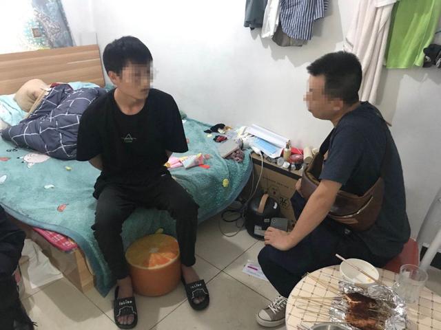 “薅羊毛”<em>被</em>抓！<em>男子</em><em>非法</em>制售<em>軟件</em>造成<em>電</em><em>商</em>損失400余萬元