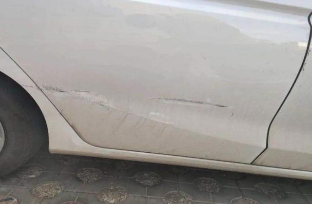 女子將車送店噴漆，卻變成了事故車