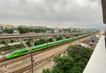 <em>京滬</em><em>鐵路</em>的電氣化工程 提高<em>鐵路</em>運輸能力