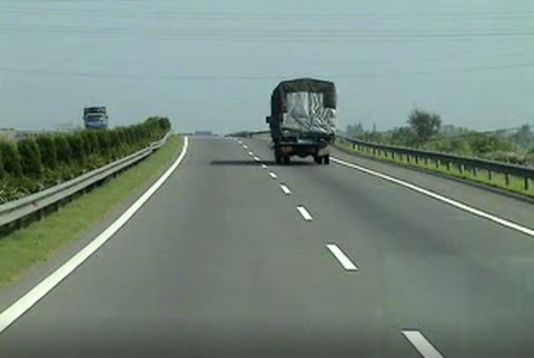 橋頭跳車