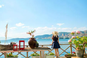 <em>旅游</em><em>管理</em><em>專業</em>，酒店<em>管理</em><em>與</em>數字化運營<em>專業</em>，<em>餐飲</em>智能<em>管理</em><em>專業</em>《<em>餐飲</em><em>服務</em><em>與</em><em>管理</em>—— 斟酒<em>服務</em>》<em>課程</em><em>思</em><em>政</em><em>課堂教學</em><em>設計</em>