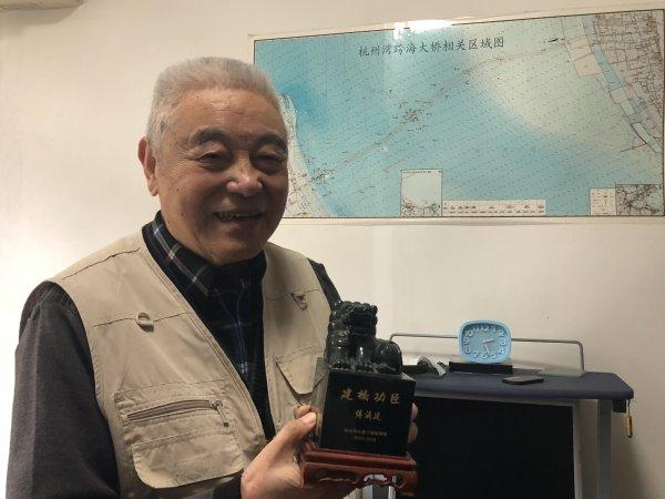 建橋功臣傅涌廷，講述當年建設杭州灣跨海大橋的故事 