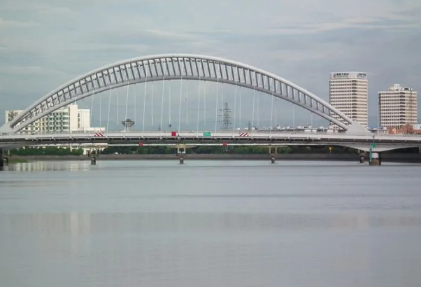 下承式<em>橋</em>—橋面系在<em>橋</em>跨<em>承重</em><em>結構</em>下面的橋梁