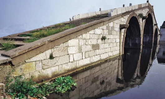圬工橋—有良好<em>的</em>耐久性，抗沖擊能力強
