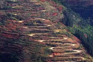 最密集、最險峻—“天下第一彎”云南宜良舊昆宜<em>公路</em>