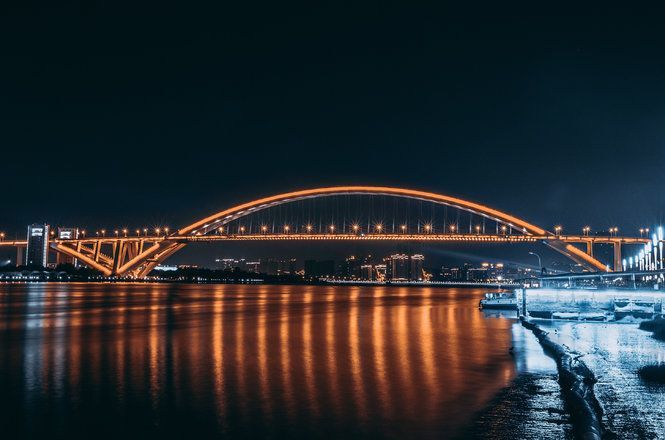<em>世界</em><em>大</em><em>跨</em><em>徑</em><em>拱橋</em>—盧浦大橋