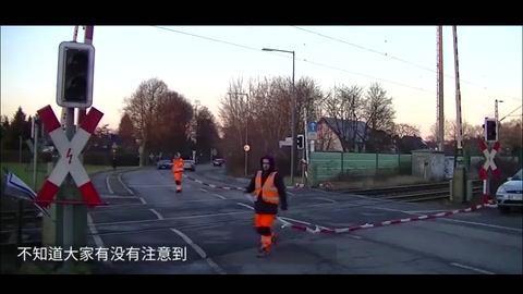 鐵路紅綠燈原理和普通紅綠燈差別這么大？難怪道口是事故高發(fā)地！