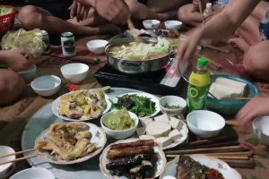 越南風土人情——吃飯不需用到飯桌