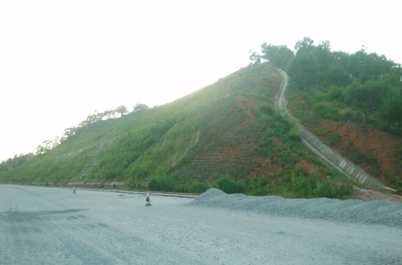 <em>地面</em><em>排水</em>結構物—截水溝