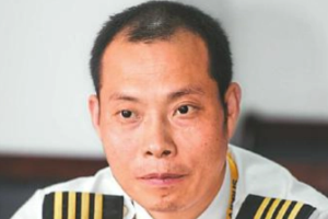 帶你了解<em>中國</em><em>機(jī)長</em>——劉傳健