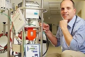 民航客機救生設施——應<em>急救</em>生電臺、滅火設備等