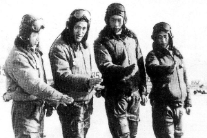 “空中拼刺刀”，拼出如今鋼多氣盈骨更硬——李世英中隊演練戰術