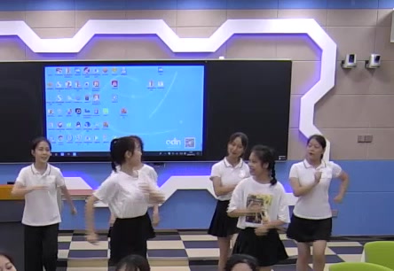 <em>學生</em><em>課堂</em>唱跳<em>表演</em>，培養職業能力