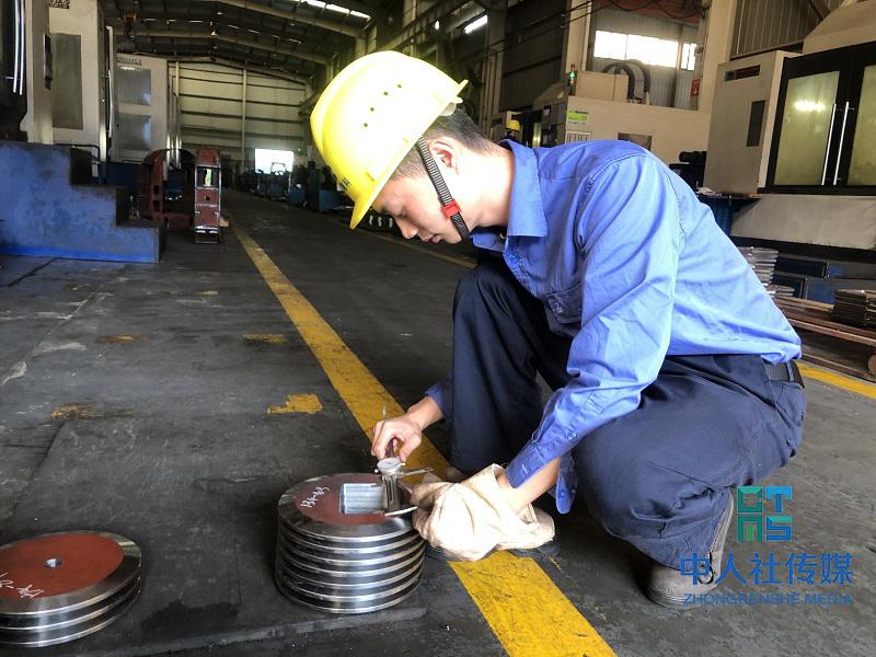90后技術能手沈巨：我對數控很“專情”