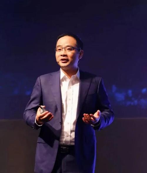 <em>在</em>鄭葉來的<em>帶領</em>下 華為<em>云</em>正式對外發布公有<em>云</em>戰略