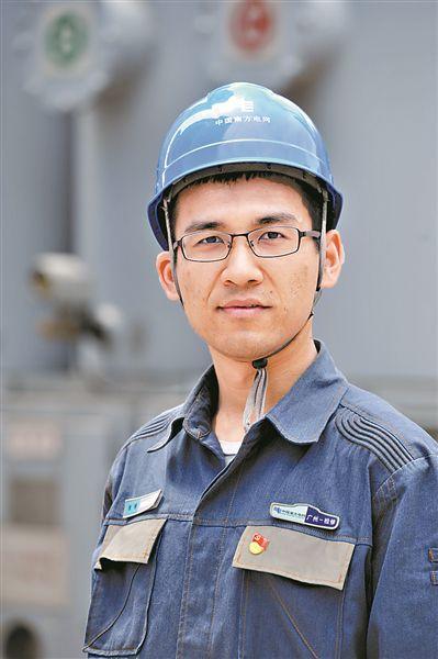<em>電力</em><em>工人</em>朱博：供電“外科醫(yī)生”保<em>萬家燈火</em>