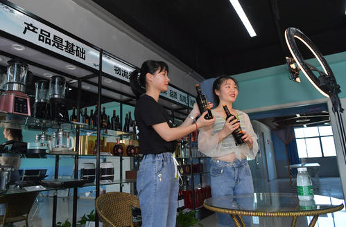 直播機構戰果豐碩，主播展現超強帶貨實力