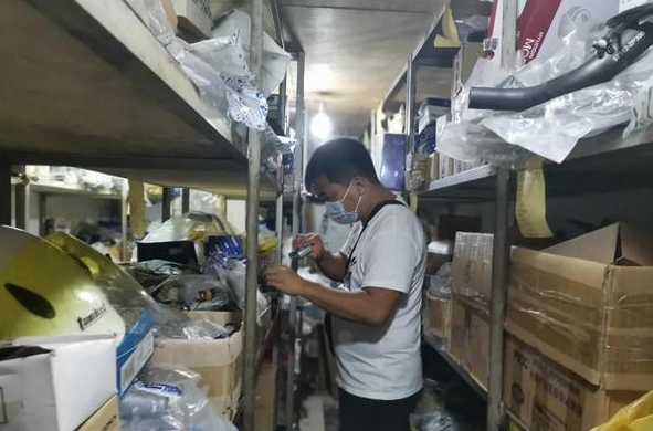 案值200余萬元，南明警方成功搗毀4個非法<em>銷售</em><em>假冒</em><em>汽車配件</em>窩點