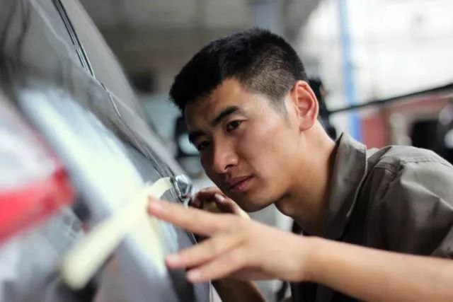 修理<em>汽車</em>，<em>讓</em>這個85后小伙子找到了生命最好<em>的</em>樣子