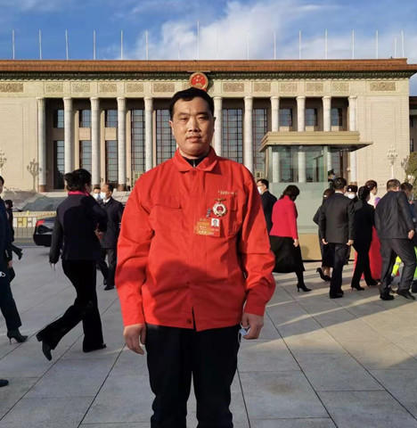 從農民工到“維修大師”——炬兵