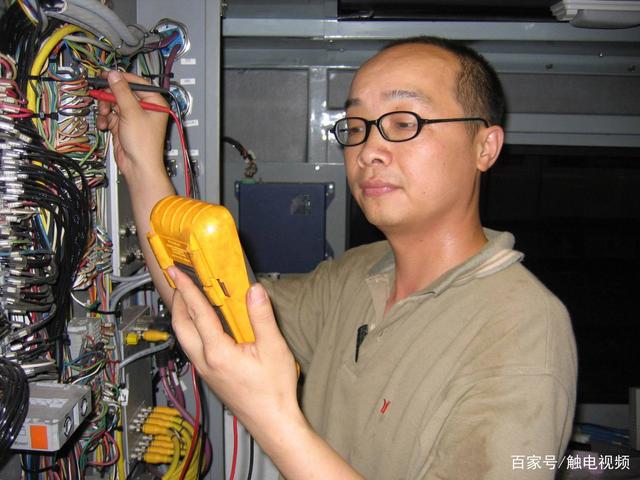 <em>從</em>“<em>門外漢</em>”<em>到</em>“行業(yè)標(biāo)桿”：張重陽用17年書寫“地鐵工匠”傳奇