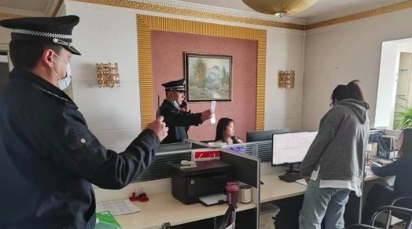 蘭州市文化市場綜合行政執(zhí)法隊(duì)查處兩家<em>涉嫌</em>低價(jià)游旅行社