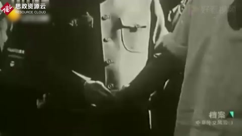 周總理出訪非洲各國，對服務員的態度令人敬服，盡顯大國風范