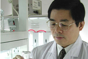 藻類育種學教授——嚴<em>興</em><em>洪</em>