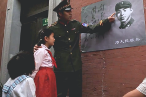 《我在馬路邊撿到一分錢》的兒歌視頻