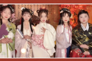 五個<em>女生</em>宣傳京劇唱法
