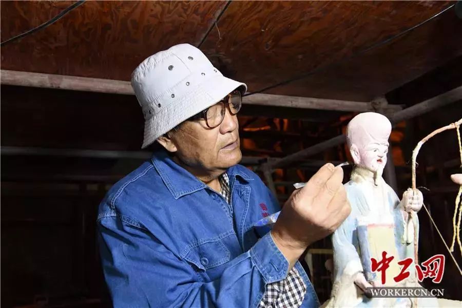 李云鶴--<em>敦煌</em>畫壁守護者