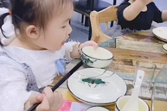 <em>幼兒</em>角色<em>游戲</em>—吃飯
