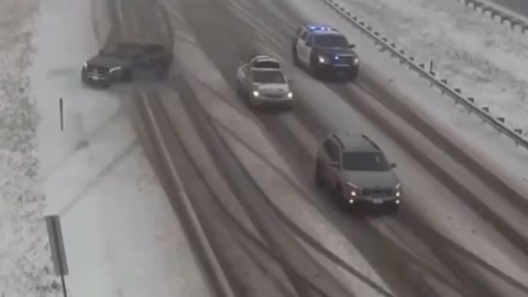 大雪天<em>輪胎</em>防滑很重要