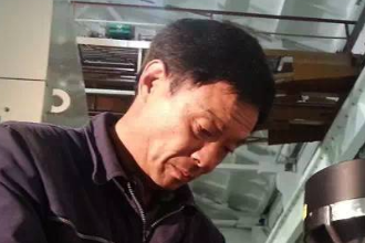 <em>深海</em>“蛟龍”守護者—顧秋亮