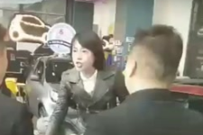 從“西安女博士坐蓋維權(quán)事件”看<em>奔馳</em><em>的</em>危機(jī)公關(guān)