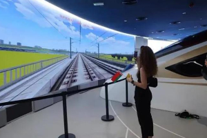 授課圖片—<em>復興號</em>動車組模擬駕駛—<em>中國</em>館