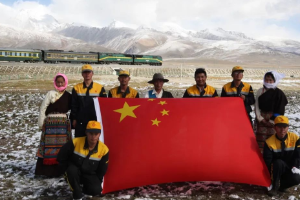 <em>授課</em><em>圖片</em>—<em>我</em>為<em>祖國(guó)</em>守天路