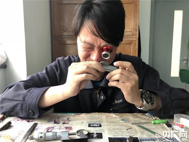 <em>授課</em><em>圖片</em>—航天<em>研磨</em><em>師</em>葉輝：誤差0.05微米 比智能機器精準10倍