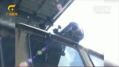 火車“洗<em>肺</em>師”：一年四季與高溫作戰，再苦再累<em>也</em>站好最后一崗