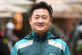 徐龍——投遞郵件40余<em>萬件</em>“<em>零</em>差錯”“<em>零</em>投訴”