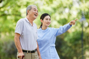 智慧健康養老<em>服務</em><em>與</em><em>管理</em><em>專業</em>：《養老<em>護理</em>員—愛老助老，用愛心構筑老人健康防線》課程<em>思</em><em>政</em>案例
