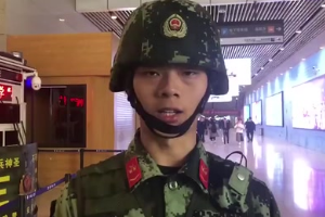 7秒KO襲擊者的武警小哥：我們的職責就是<em>保衛</em>人民安全！