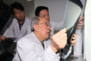 <em>中國(guó)</em><em>肝膽</em><em>外科</em><em>之父</em>——<em>吳孟超</em>