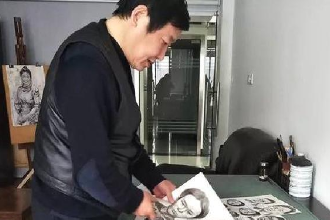 張欣—公安部刑偵專家、全國公安系統<em>一級</em>英雄模范